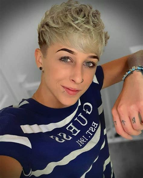 short lesbian haircuts|Exploring the World of Lesbian Haircuts: Find Your。